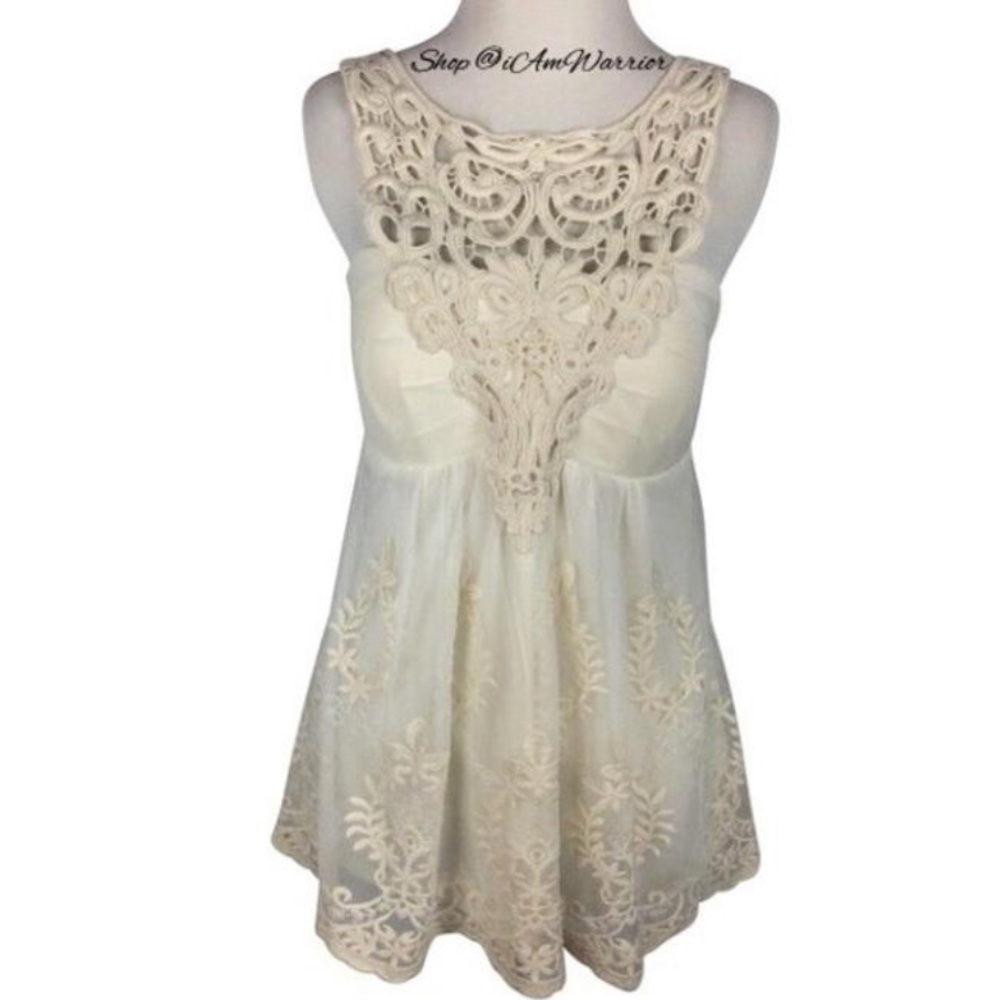 Boston Proper
Crochet Lace Cream Top - Picture 6 of 13
